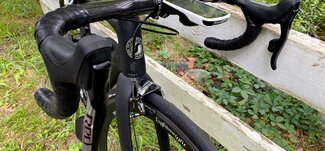 View of the cockpit: Time carbon handlebar and SRAM Red eTAP shifters