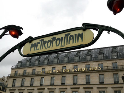 Metropolitain sign in Paris